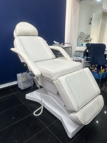 Lotus motorised salon chair - lotus,