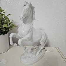 AUGARTEN WEIN L 10” TALL