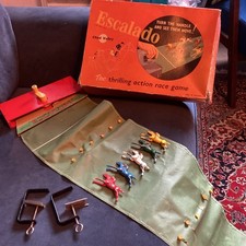 Vintage Chad Valley Escalado