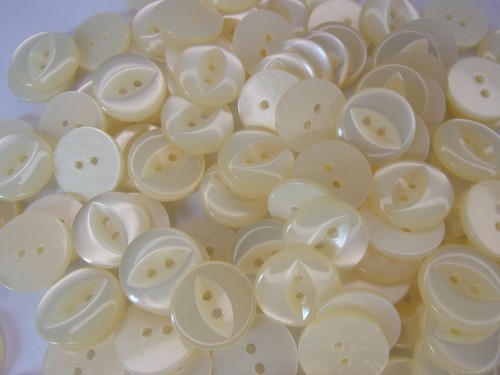 Job lot 100 buttons round - job, fish