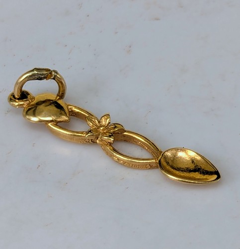 9ct gold charm - , pendant