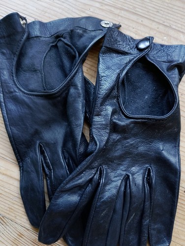 Vintage keyhole black leather - vintage,