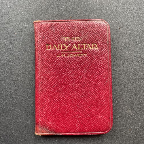 The daily altar h - altar,