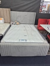 Ottoman bed,hydraulic lift With hidden storage compartment beneath the mattress.