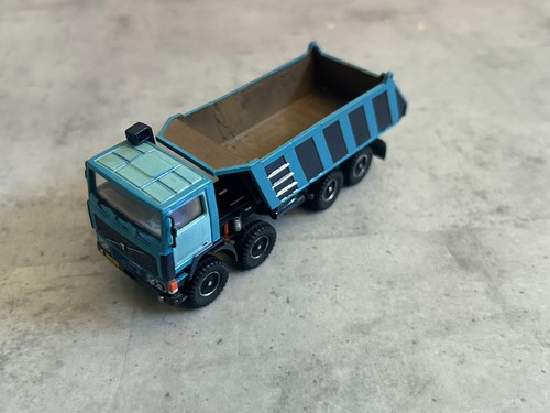 Volvo tipper 8x4 d16 - 1:87, *d16*