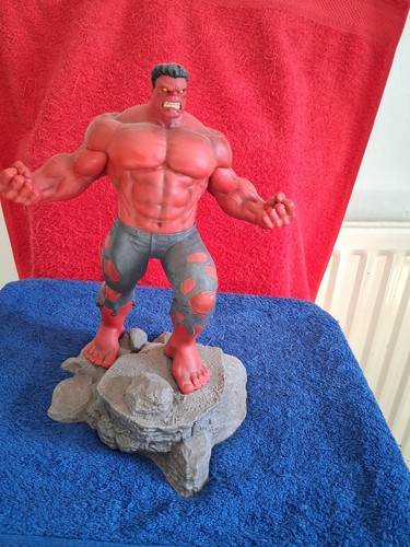 Marvel red hulk - red,
