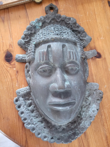 Cast brass queen - cast,