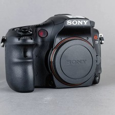 Sony Alpha a77 (SLT-A77V) DSLR