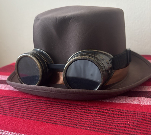 Steampunk hat with goggles - with,
