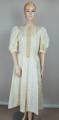 Vintage 80s cream embroidered - 80s,