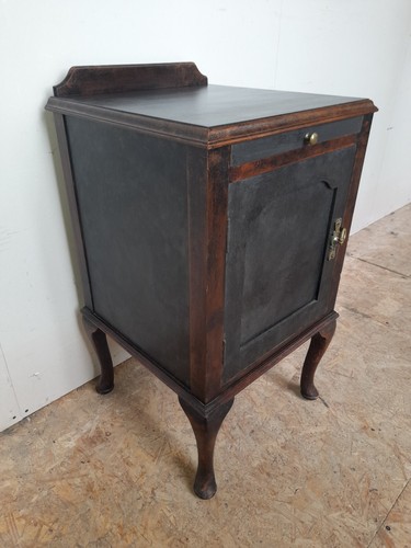 Mahogany bedside cabinet - , with