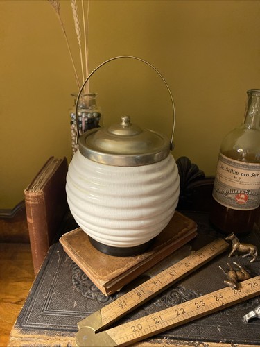 Vintage beehive biscuit barrel - beehive,