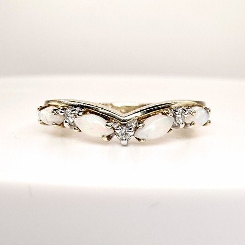 9ct yellow gold - 9ct, opal