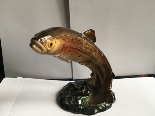 Beswick leaping trout - leaping, 1032