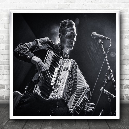 Black and white - white, concert