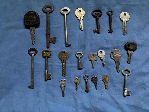 Job lot old used keys - job,