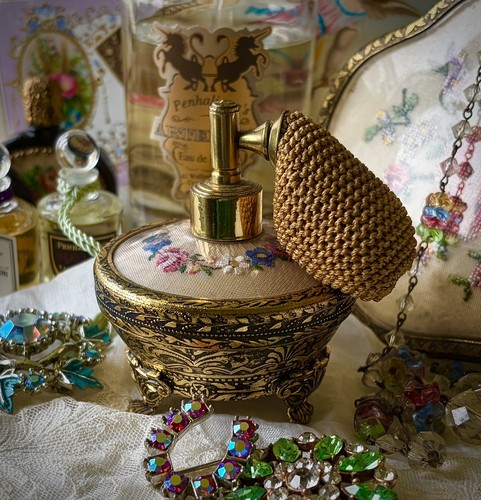 Vintage petit point - point, perfume