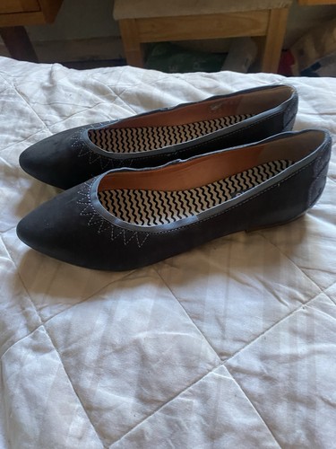 Ladies preowned never worn - preowned,