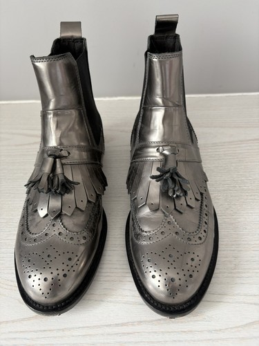 Russell bromley gilbert - russell, &