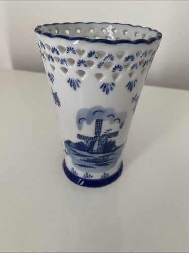 Delft blue hand - hand, painted