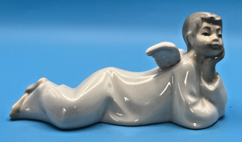Nao lladro cherub - cherub, laying