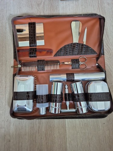 Vintage men grooming kit - kit, in