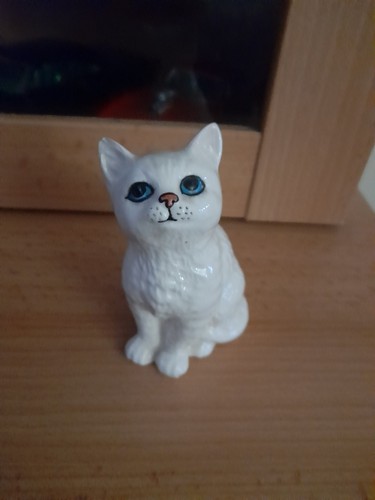 Beswick cat ceramic ornament
