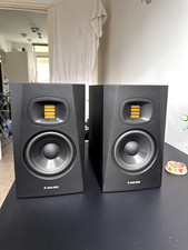 active speakers adam audio t5v