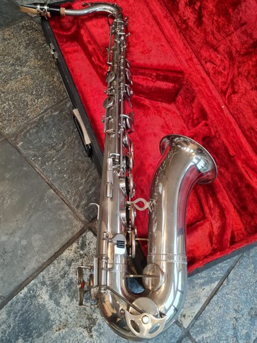 Tenor saxophone - tenor,