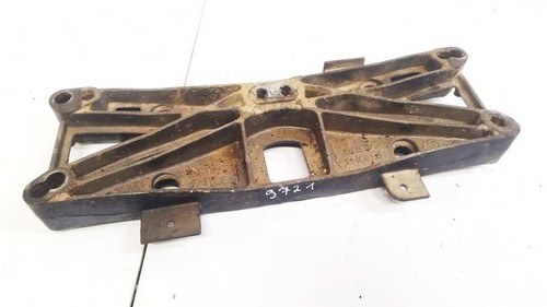 Engine mount bracket and - ,