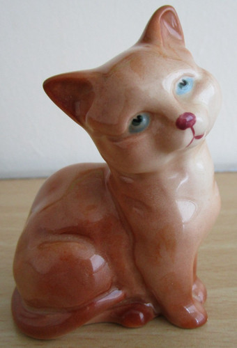 Vintage royal doulton figurine - doulton,