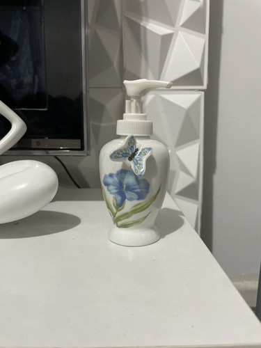 Butterfly vinted porcelain - vinted,