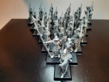 24 Bretonnian Peasant Archers