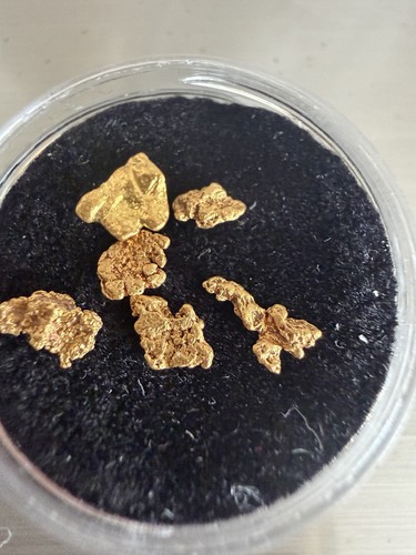 Natural gold nuggets - gold, nuggets/flakes