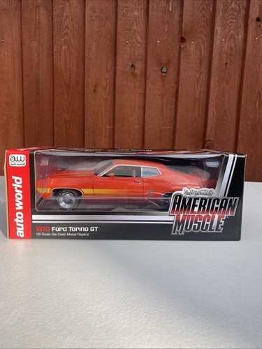 Auto world scale - 1/18,