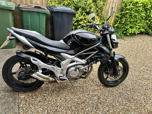 Suzuki 650 gladius - sv,