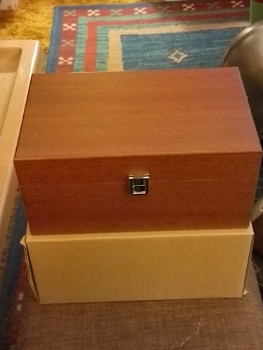 Mahogany chess piece - chess, box