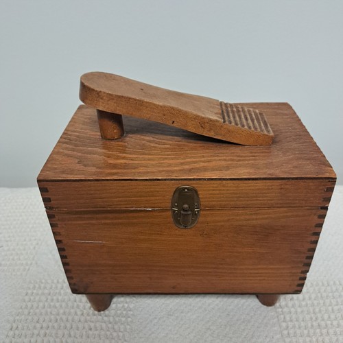 Vintage wooden shoe shine box - wooden,
