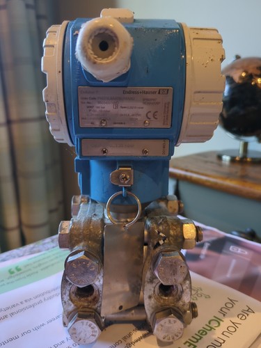 Endress hauser deltabar s - &,