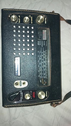 Vintage portable radio - portable,