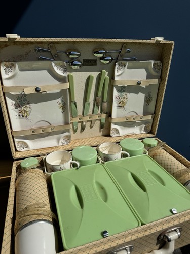 Vintage picnic case brexton - vintage,