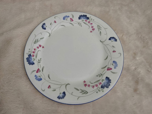 One royal doulton windermere - one,