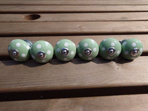 Six round light green and