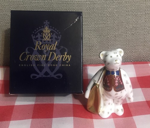 Royal crown derby - crown, paperweight