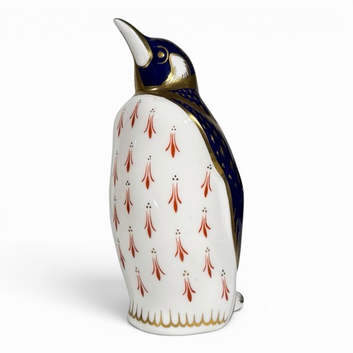 Royal crow derby - crow, penguin