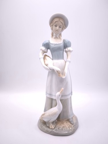 Vintage porcelain girl - vintage, with