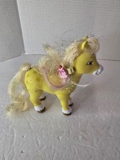 2004 Bandai Strawberry Shortcake Strawberryland Fillies Honey Pie Pony Yellow