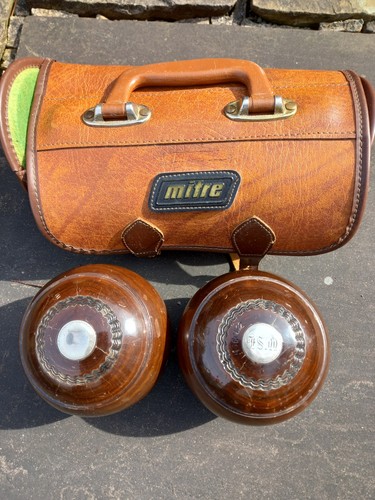 Crown green bowls - crown, lignum