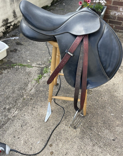 Black leather jumping saddle - black,