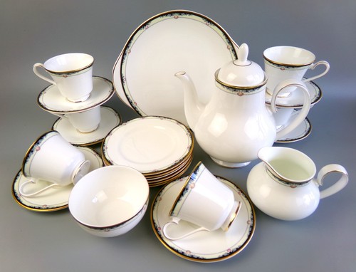 Royal doulton tea set - doulton,